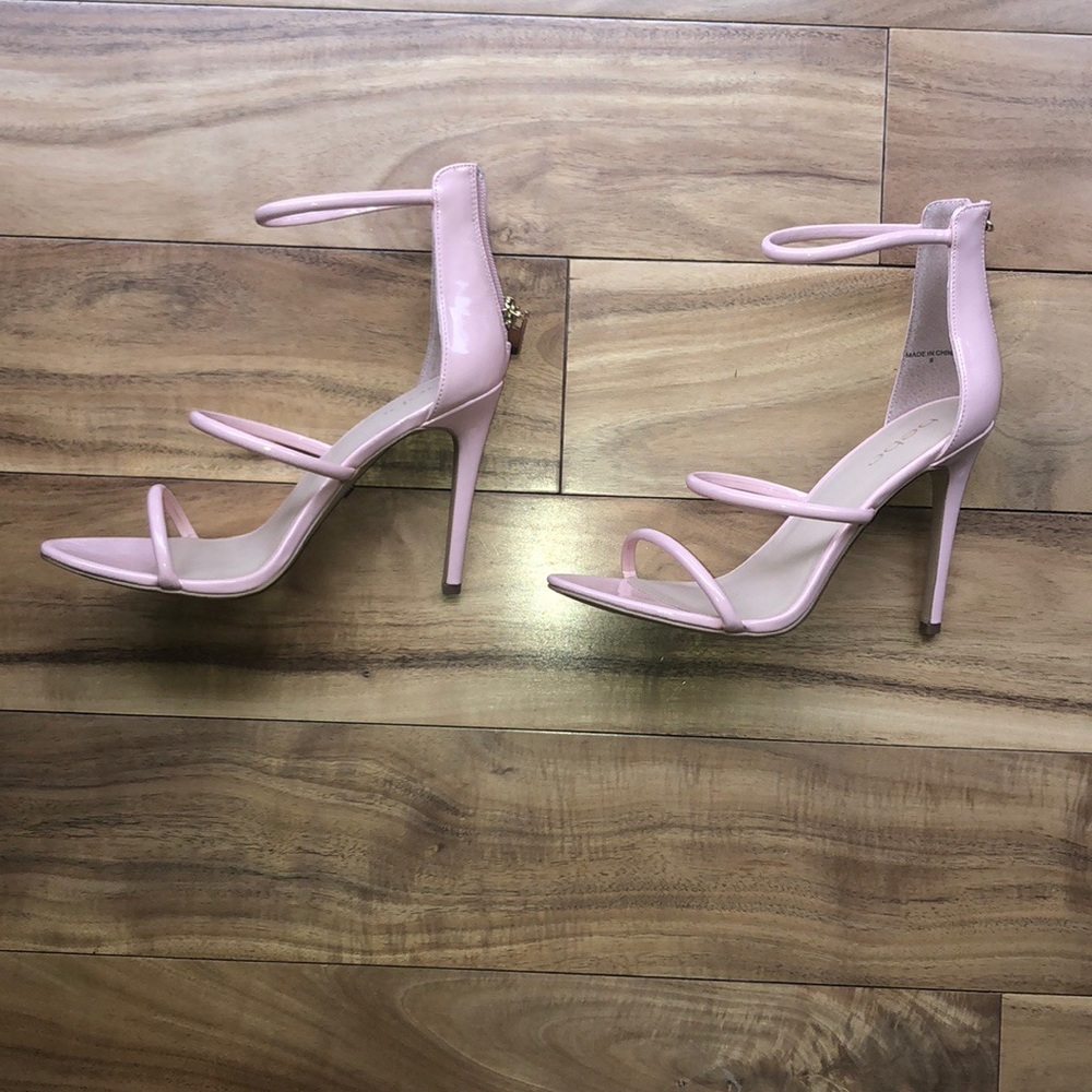 BEBE BECKYY ROUND STRAP SANDALS - Picture 1 of 4